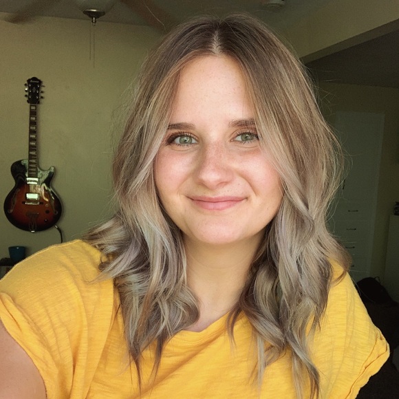 Meet your Posher, Ally - Picture 1 of 1